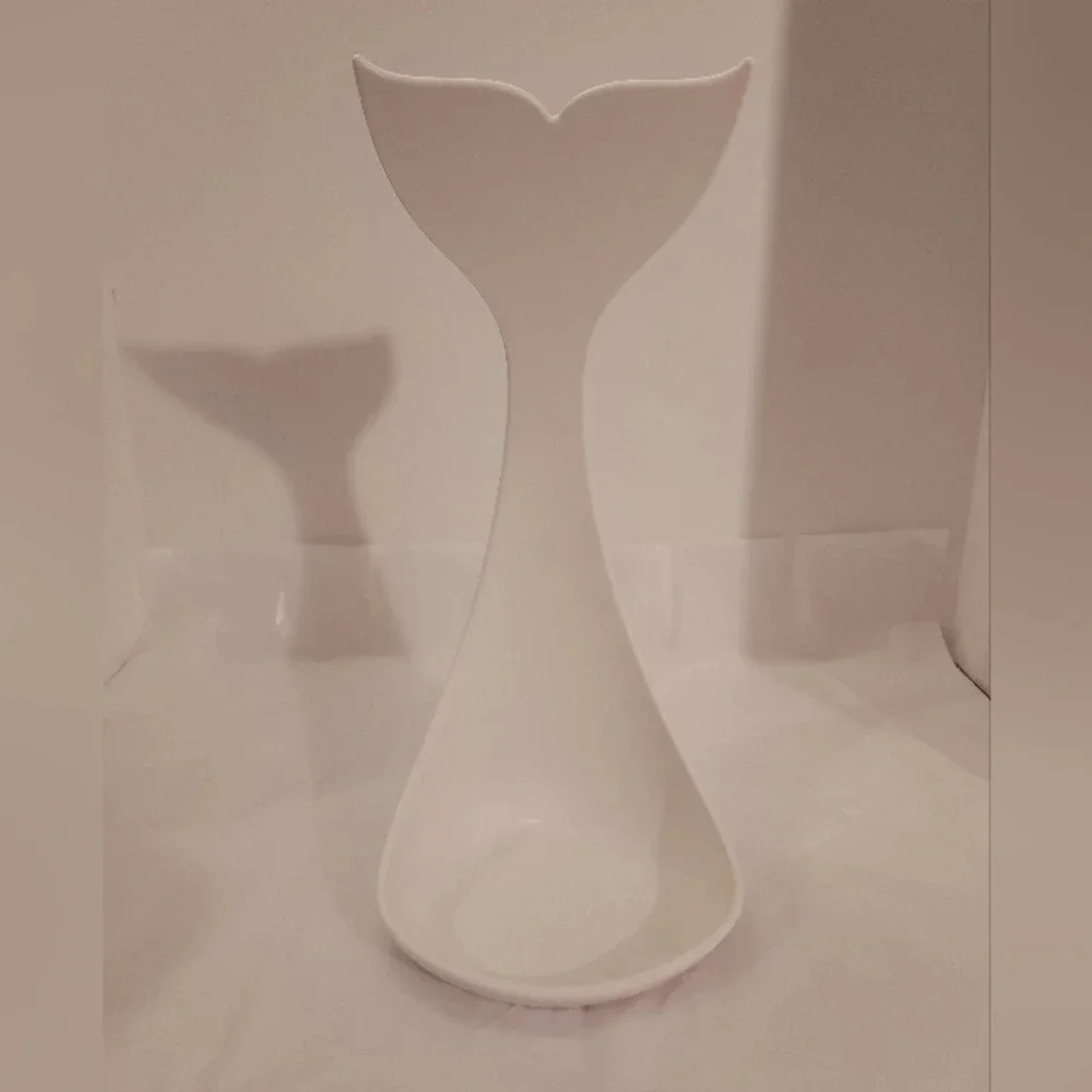 J-Me White Whale Tail Shape Jewelry Rack